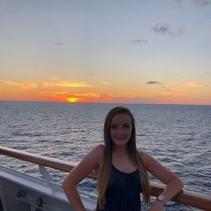 Meet your Posher, Karis